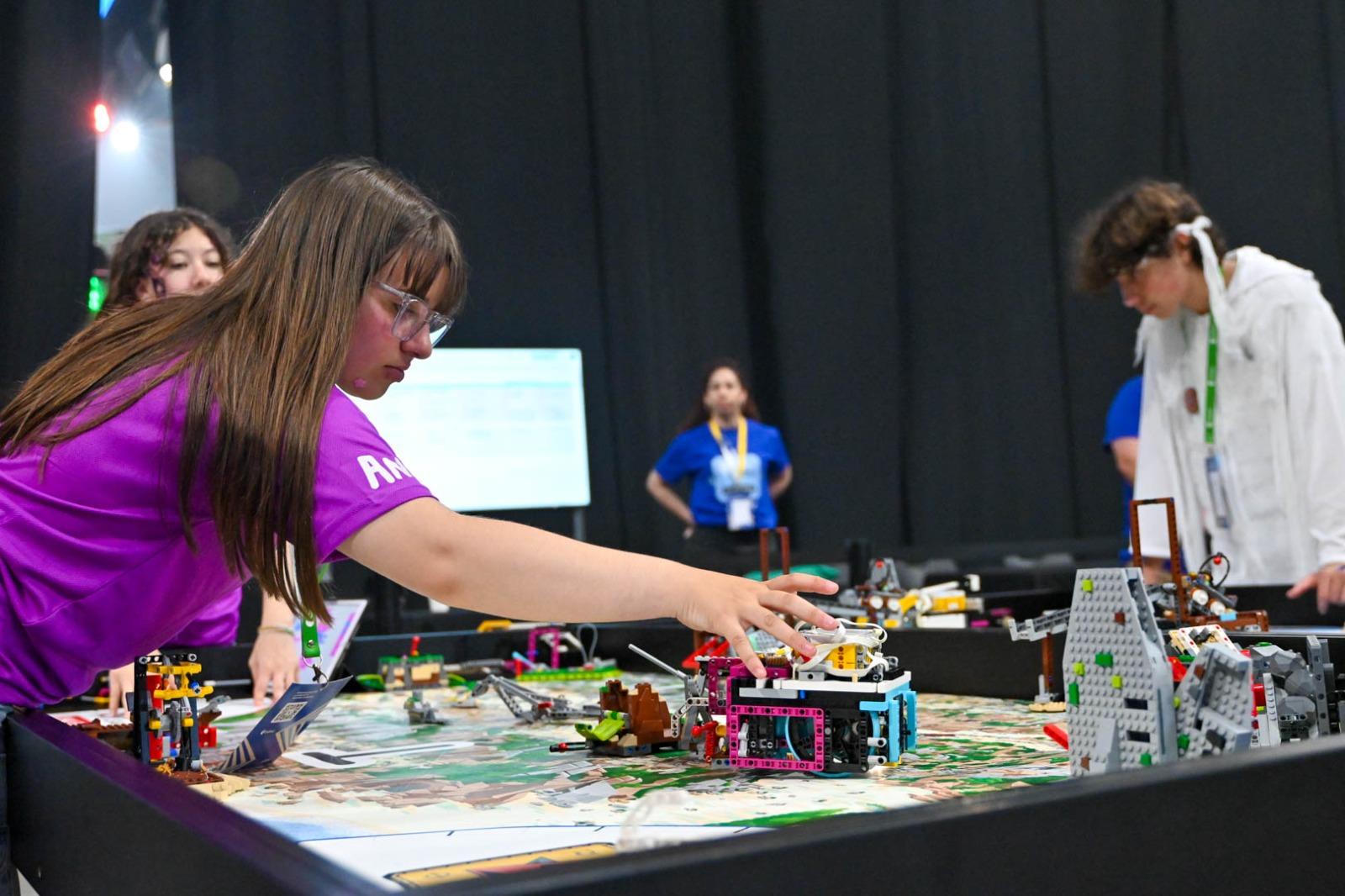 Estudiante en la Olimpíada en la evaluación.