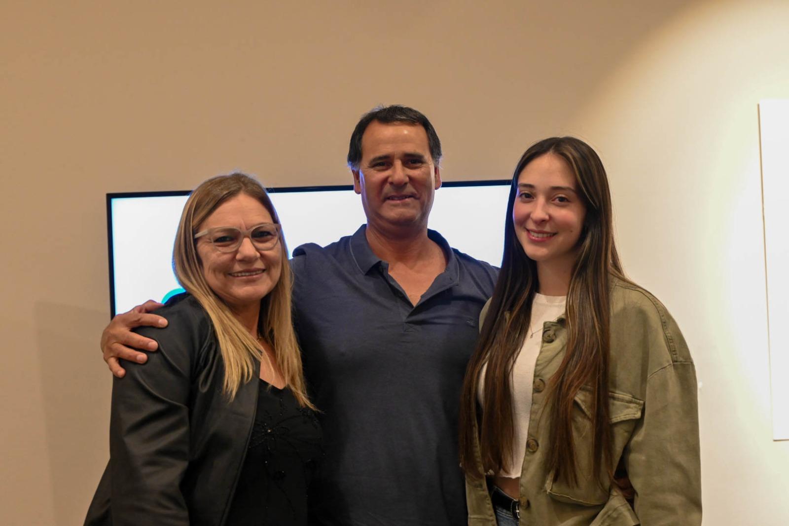 Reconocimiento a docentes y funcionarios que cumplen 30 años