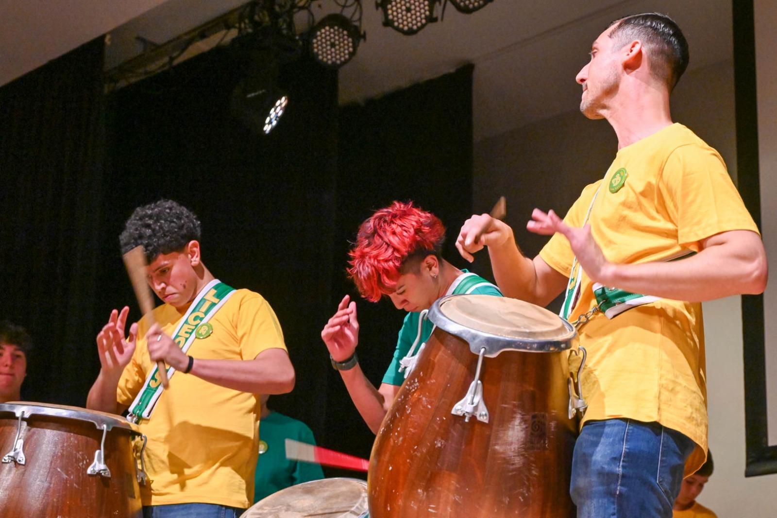 Reconocimiento a docentes y funcionarios que cumplen 30 años