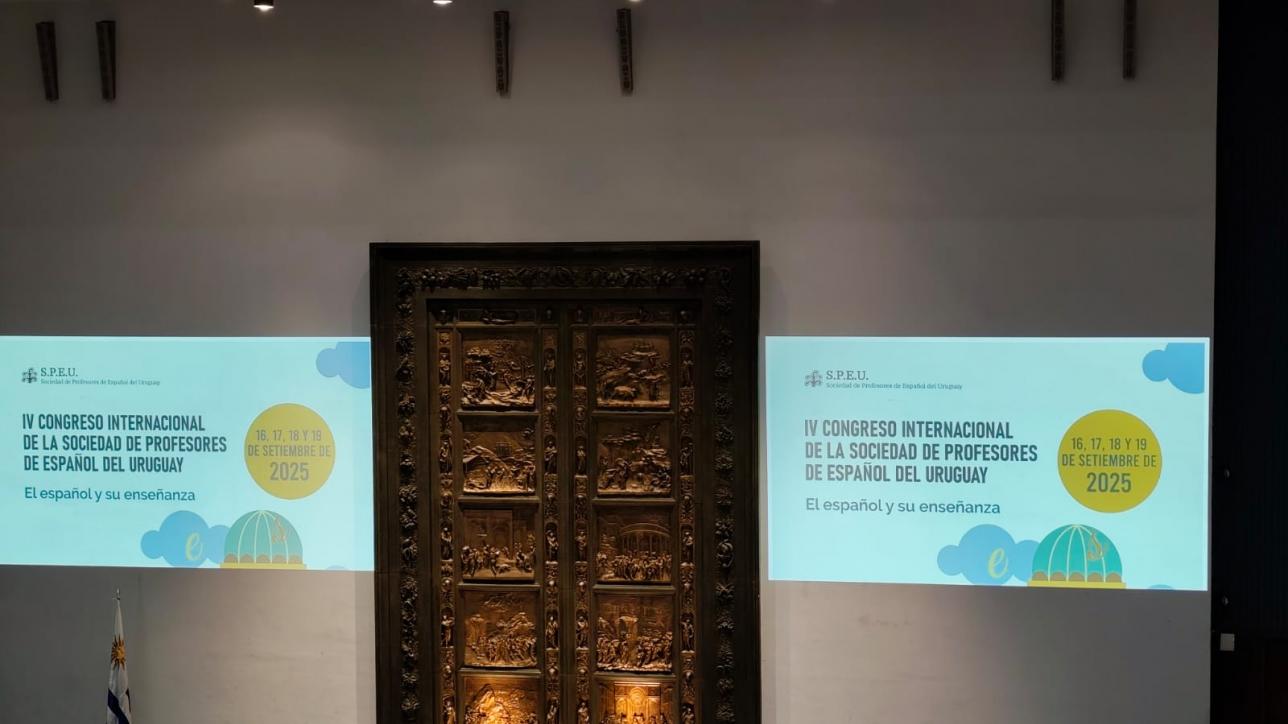 Mesa de apertura del Congreso de El Español y su enseñanza