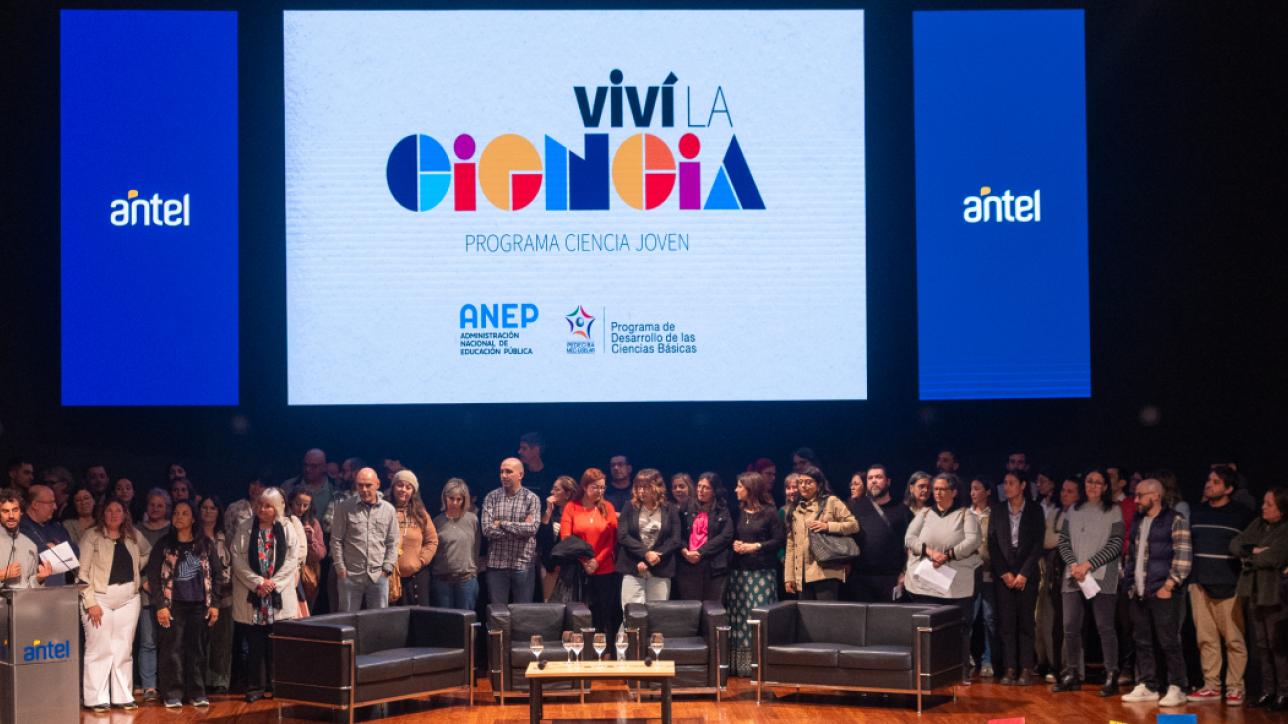 Estudiantes en el cierre del programa.